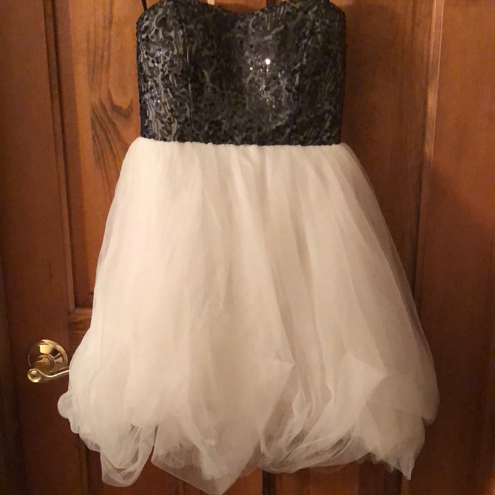 Strapless sequins tulle dress